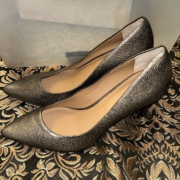 Calvin Klein - Picture 3 of 5